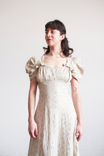 1930s Silver Jacquard Puff Sleeve Lame Dress