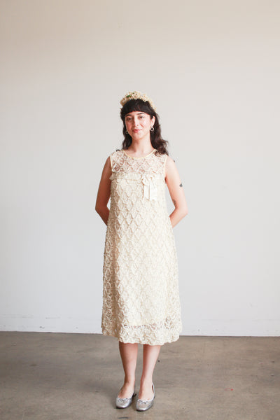 1950s Ecru Lace Bow Shift Dress