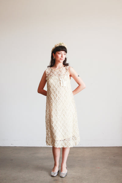 1950s Ecru Lace Bow Shift Dress