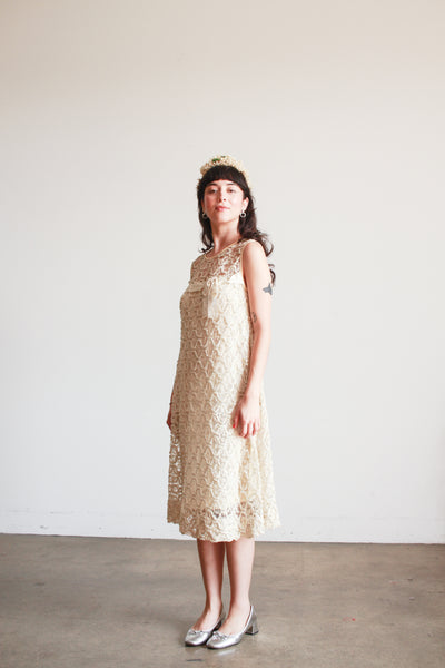 1950s Ecru Lace Bow Shift Dress