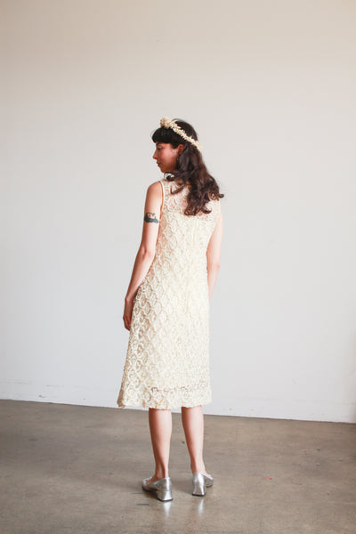 1950s Ecru Lace Bow Shift Dress