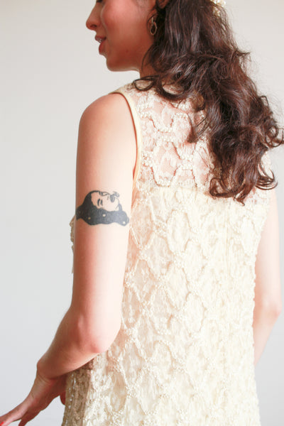 1950s Ecru Lace Bow Shift Dress