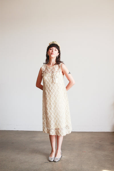 1950s Ecru Lace Bow Shift Dress