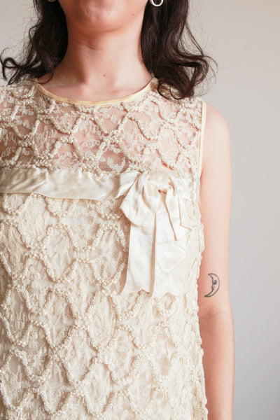 1950s Ecru Lace Bow Shift Dress