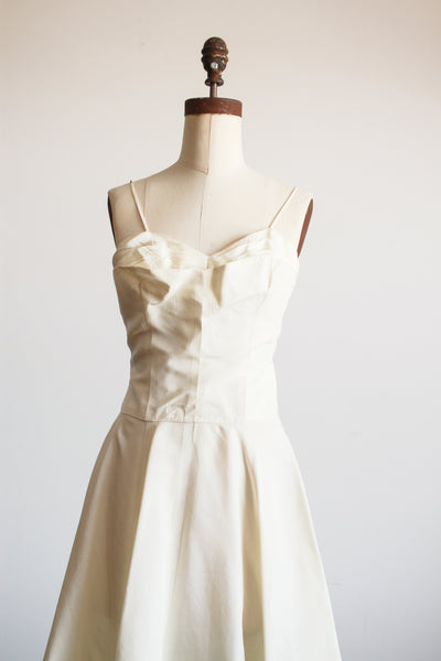 1950s Ivory Taffeta Structured Gown