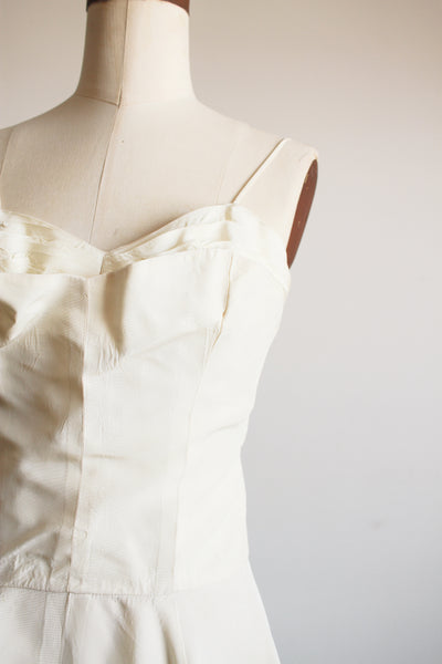 1950s Ivory Taffeta Structured Gown