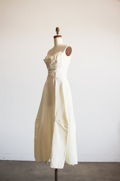 1950s Ivory Taffeta Structured Gown