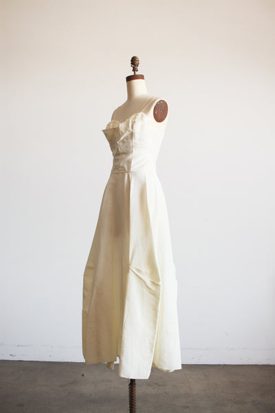 1950s Ivory Taffeta Structured Gown