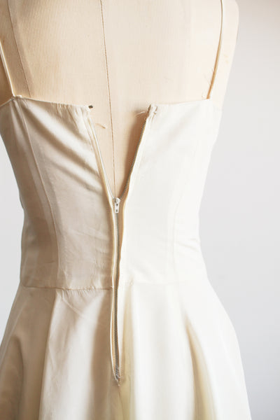 1950s Ivory Taffeta Structured Gown