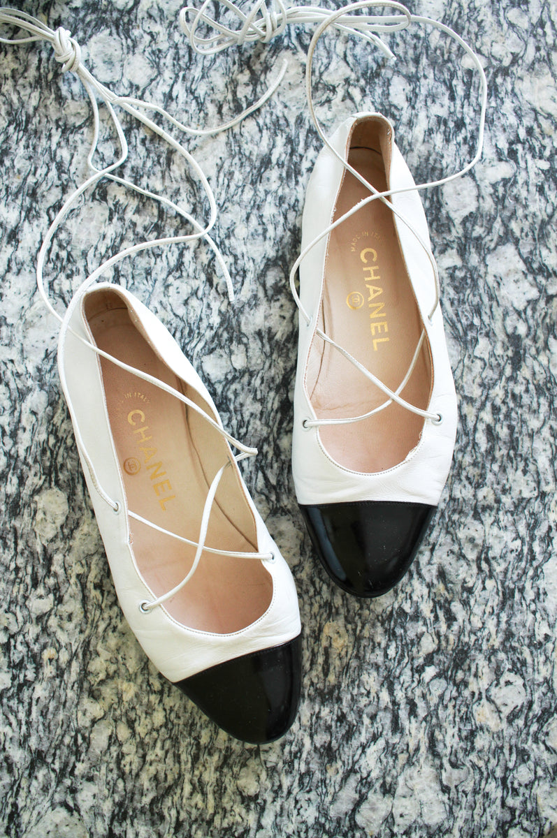 1980s Chanel Black White Leather Lace Up Ballet Flats | 37