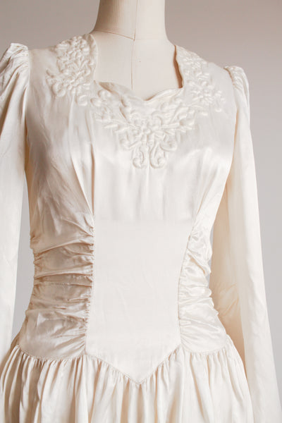1940s Pearl White Satin Ruched Sweetheart Dress