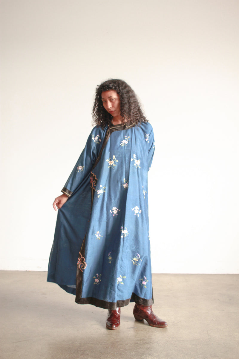 1920s Blue Silk Chinese Embroidered Robe – Blossom Vintage
