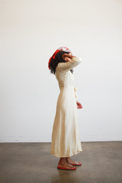 1940s Beige Cotton Wrapping Gown