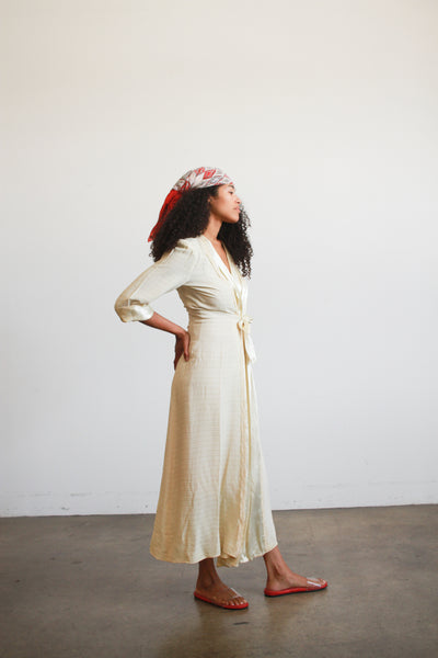 1940s Beige Cotton Wrapping Gown