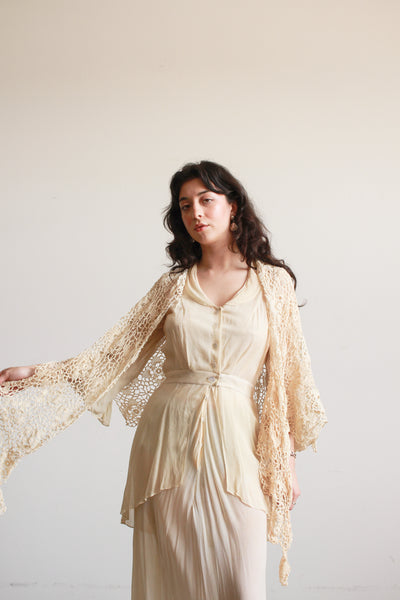 1950s Cream Crochet Shawl