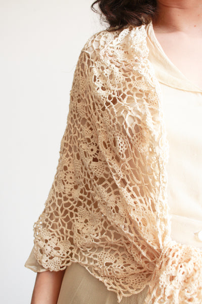 1950s Cream Crochet Shawl