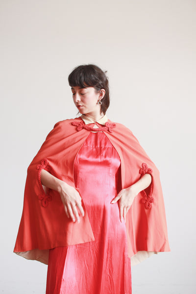 1940s Persimmon Crepe Capelet