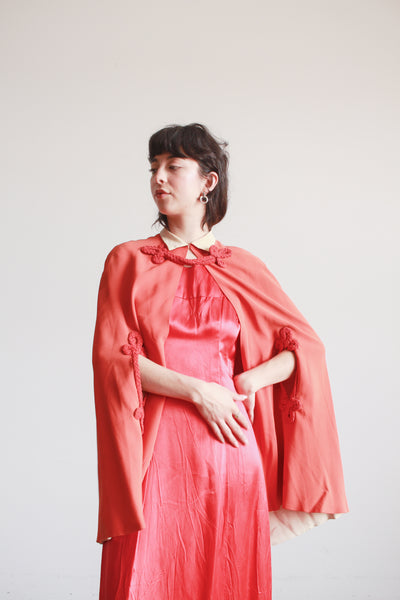 1940s Persimmon Crepe Capelet