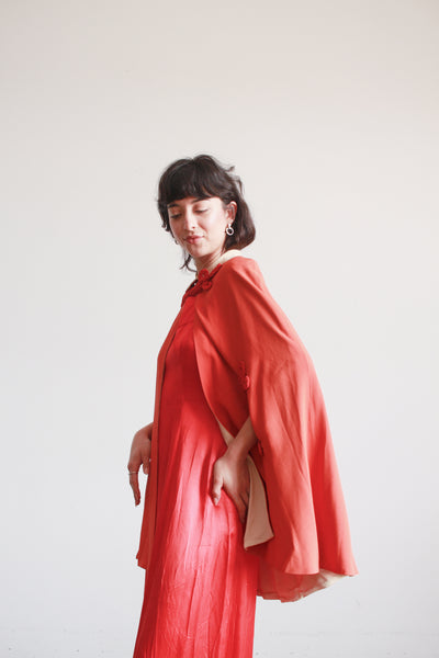 1940s Persimmon Crepe Capelet