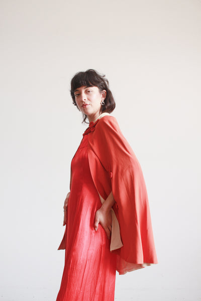 1940s Persimmon Crepe Capelet