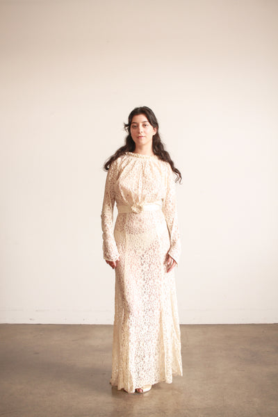 1930s Ivory Lace Long Sleeve Gown