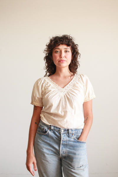 1950s Cream Cotton Eyelet Trim Puff Sleeve Blouse