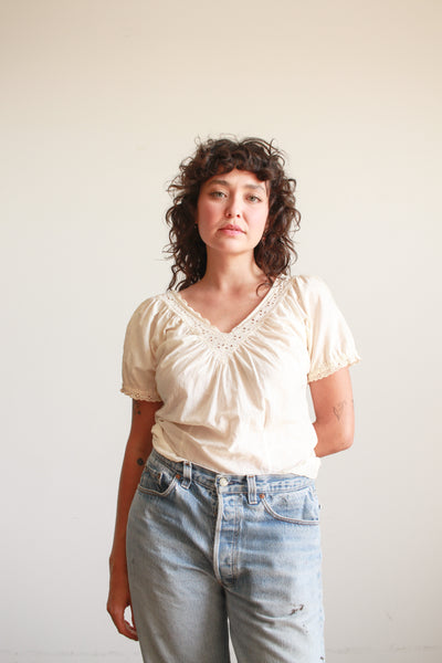 1950s Cream Cotton Eyelet Trim Puff Sleeve Blouse