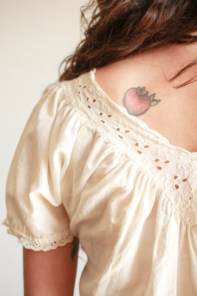 1950s Cream Cotton Eyelet Trim Puff Sleeve Blouse