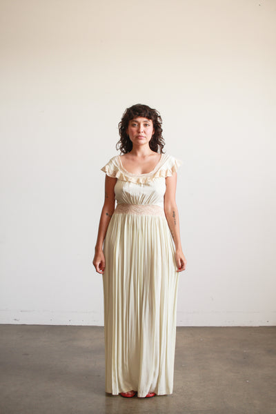 1940s Melon Ruffle Lace Nightgown