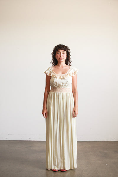 1940s Melon Ruffle Lace Nightgown