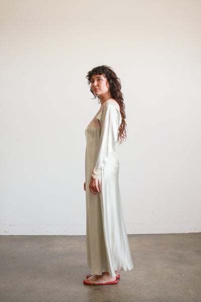 1980s Eve Stillman Pearl Gray Blue Lace Panel Long Sleeve Nightgown