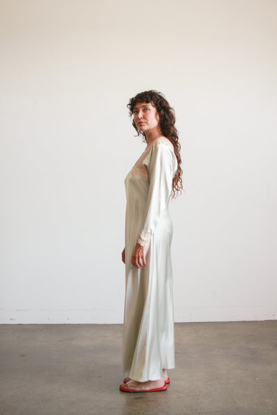 1980s Eve Stillman Pearl Gray Blue Lace Panel Long Sleeve Nightgown