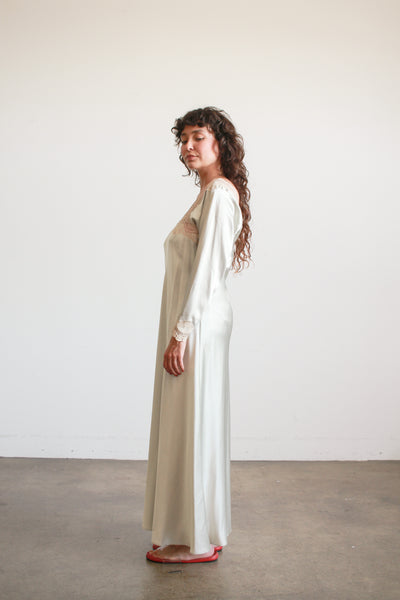 1980s Eve Stillman Pearl Gray Blue Lace Panel Long Sleeve Nightgown
