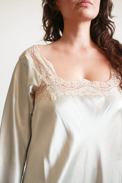 1980s Eve Stillman Pearl Gray Blue Lace Panel Long Sleeve Nightgown
