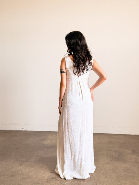 1950s White Grecian Empire Textured Sleeveless Dress