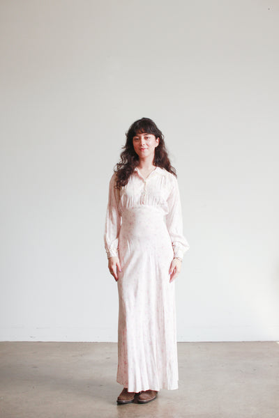 1940s Baby Pink Rosette Nightgown
