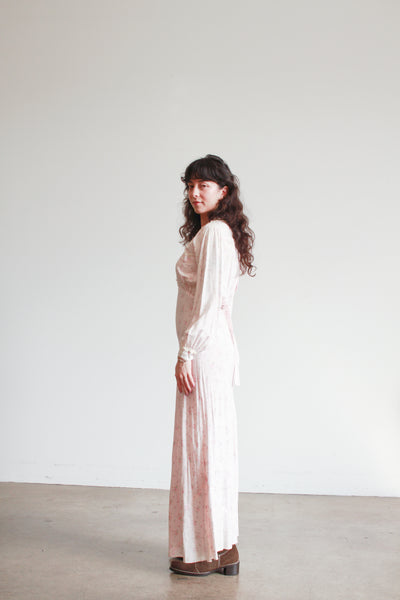 1940s Baby Pink Rosette Nightgown