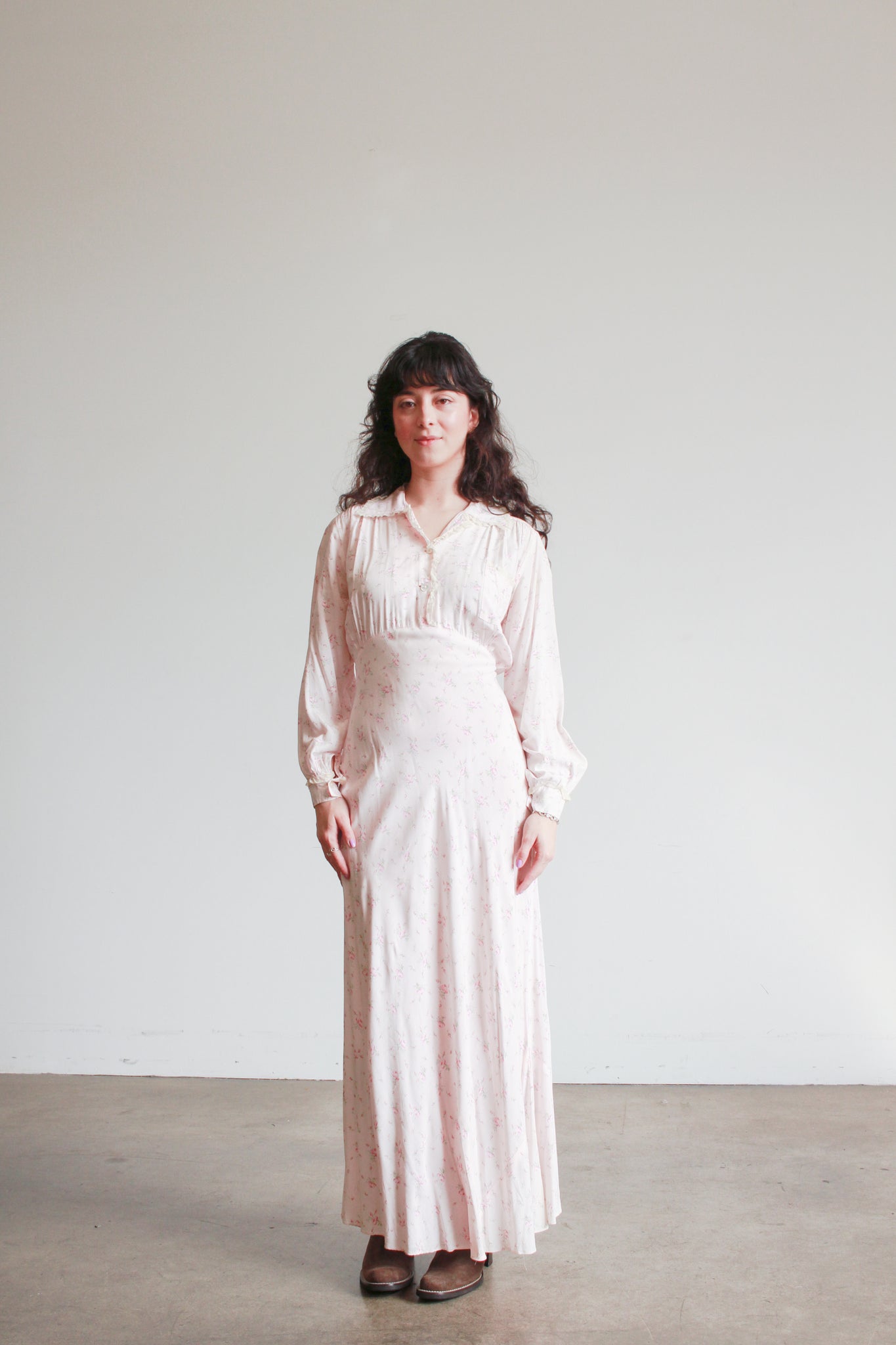 1940s Baby Pink Rosette Nightgown