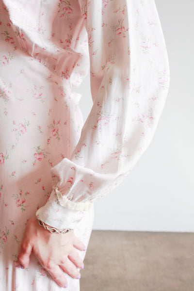 1940s Baby Pink Rosette Nightgown