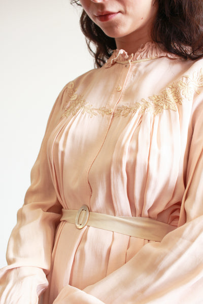 1900s Light Pink Cotton Applique Nightdress