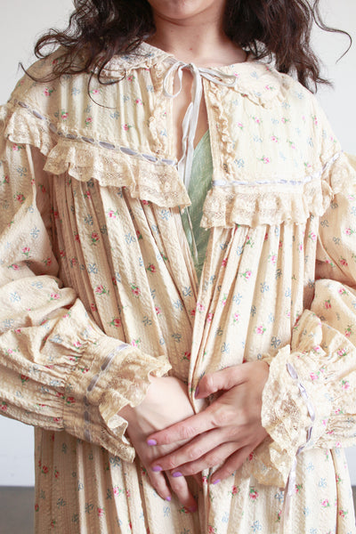 1800s Ecru Cotton Calico Lace Bib Duster