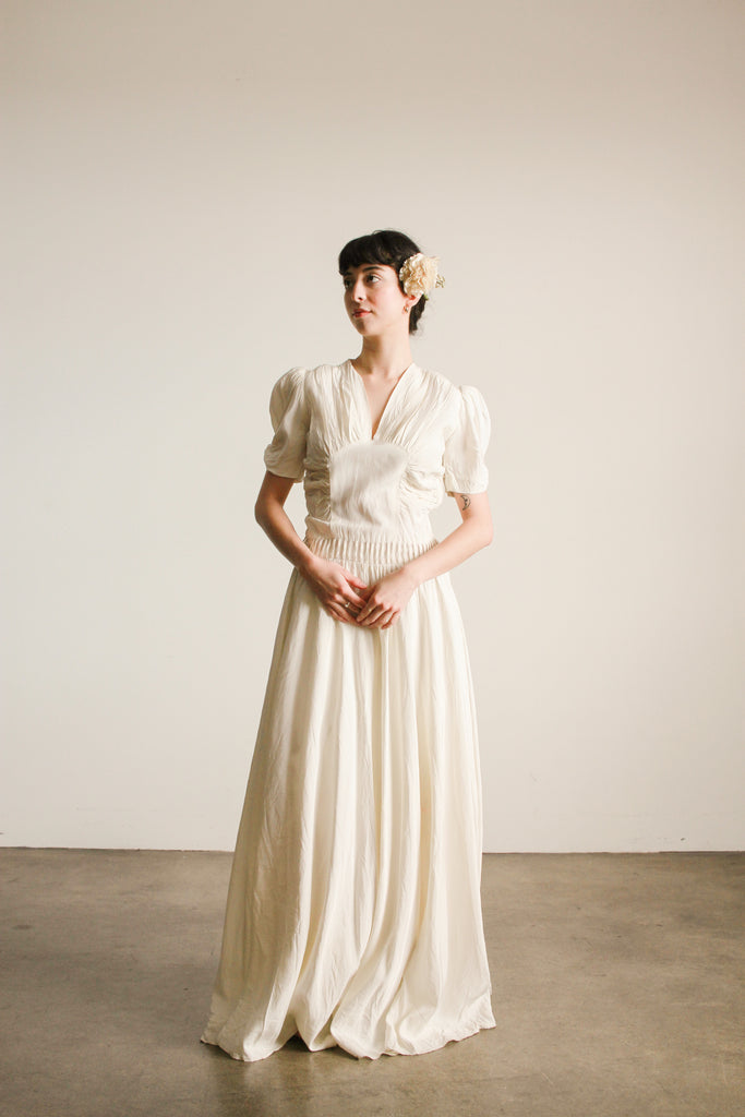 silk taffeta dress I.H.F IN GREEN Adorned with crystals spreading out around the neckline Cinderella Taffeta Gown