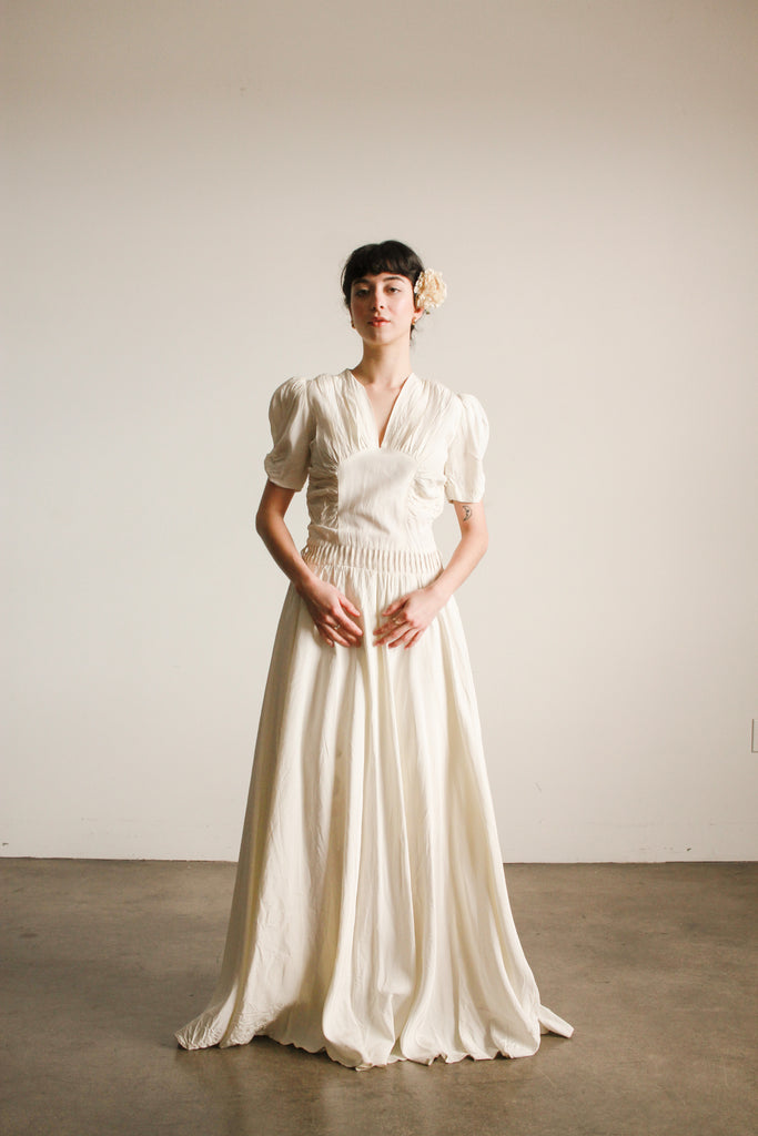 1940s White Taffeta Silk Puff Sleeve Gown – Blossom Vintage 1940s White Taffeta Silk Puff Sleeve Gown – Blossom Vintage