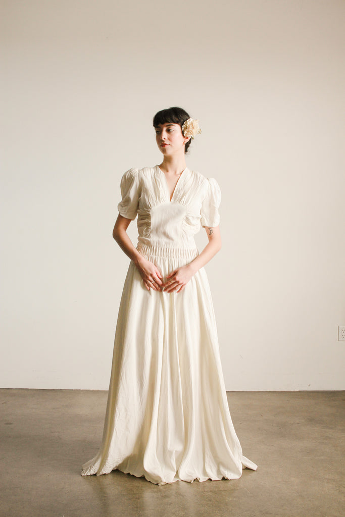 1940s White Taffeta Silk Puff Sleeve Gown – Blossom Vintage 1940s White Taffeta Silk Puff Sleeve Gown – Blossom Vintage