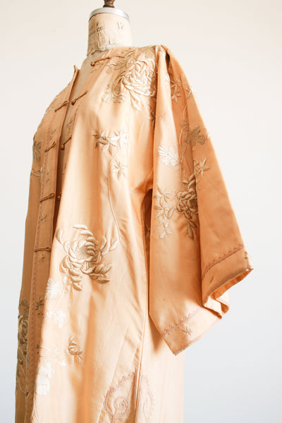 1920s Apricot Floral Motif Embroidered Silk Robe