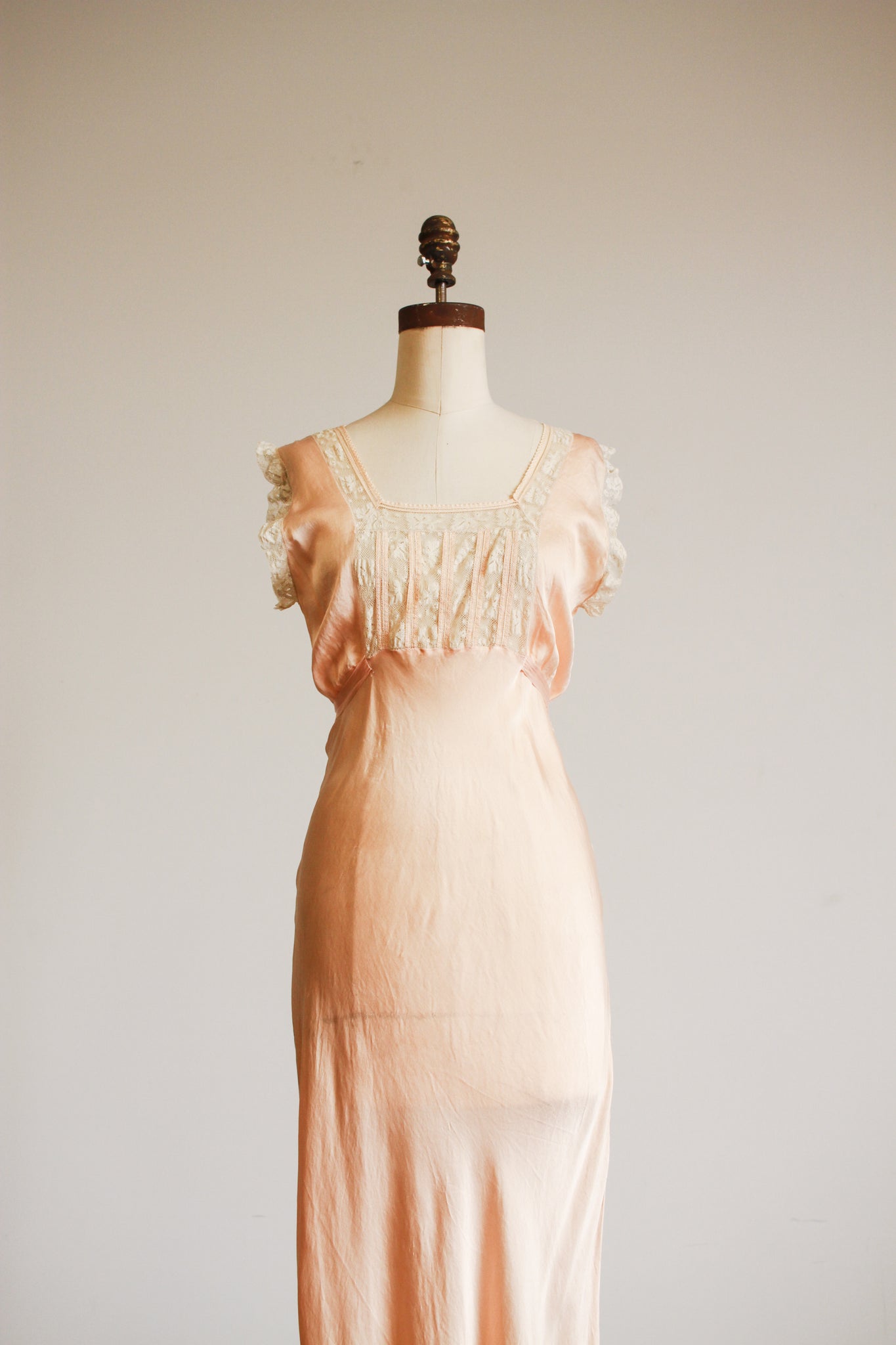 peach silk dress 1930s Peach Silk Charmeuse Lace Paneled Bias Dress – Blossom Vintage