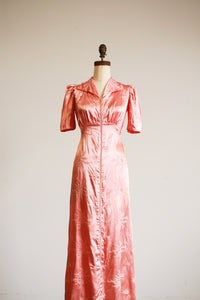 1940s Coral Pink Embroidered Dressing Gown