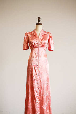 1940s Coral Pink Embroidered Dressing Gown