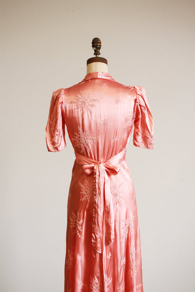 1940s Coral Pink Embroidered Dressing Gown