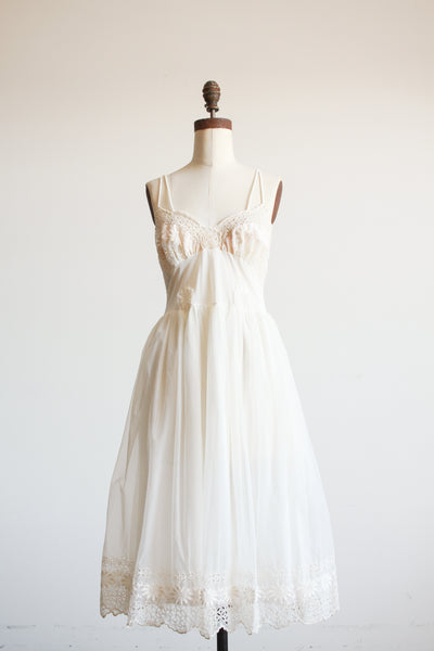 1950s Cream Nylon Lace Embroidery Slip Dress